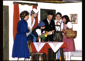 BG-1-Der_Verlobungsdivan-2
